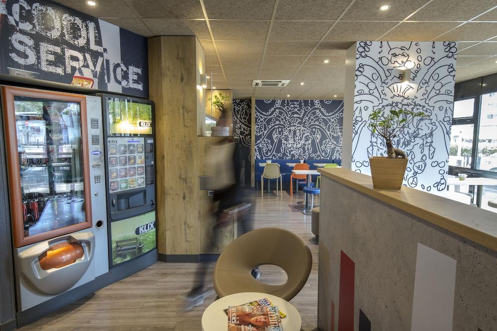Ibis Budget Marseille Timone Exterior foto